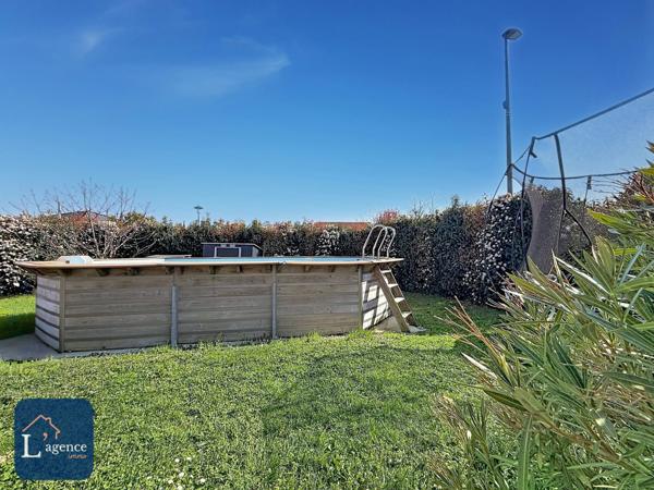 Maison mitoyenne 8 pièces 5 chambres 226 m² Piscine, jardin, terrass, balcon, cave , combles améanageables à CESSY 01170