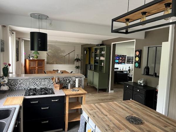 Maison Carquefou Le Housseau 7 pièce(s) 187 m2 - 5 chambres