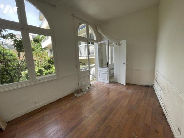 Appartement 6 pièces avec jardin, dépendance garage et cave 