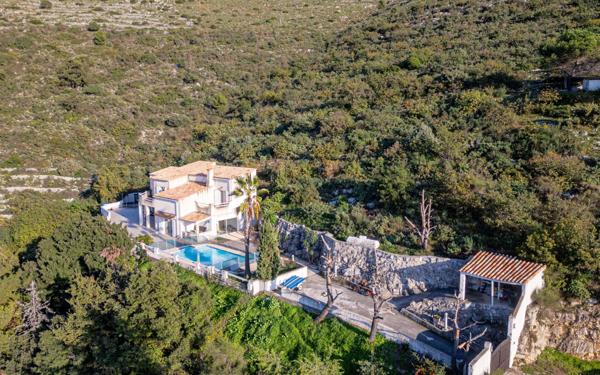 Maison à vendre    5 pièces • 234,17 m2 Aspremont