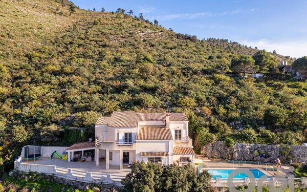 Maison à vendre    5 pièces • 234,17 m2 Aspremont