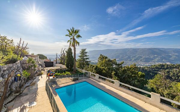 Maison à vendre    5 pièces • 234,17 m2 Aspremont