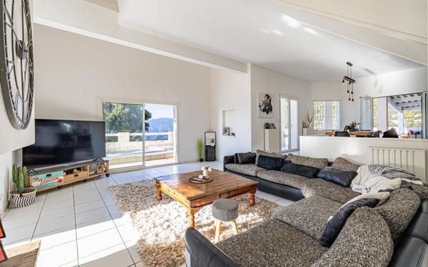 Maison à vendre    5 pièces • 234,17 m2 Aspremont