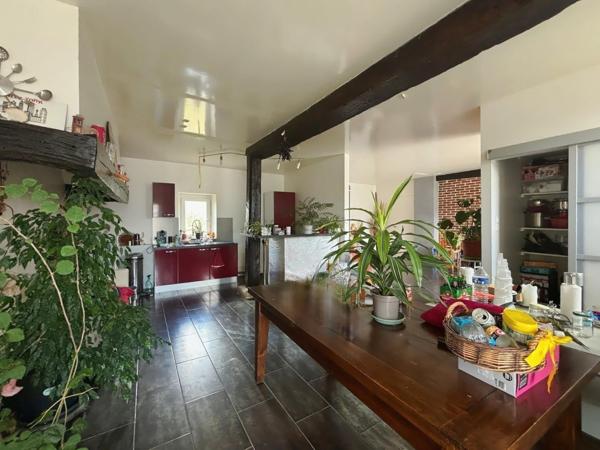 Corp de ferme avec énorme potentiel