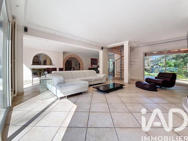 Maison à vendre 9 pièces 305 m² Pradines