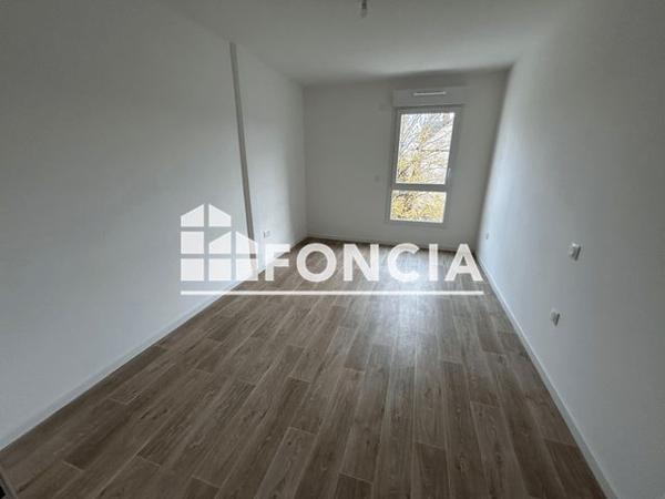 Location Appartement 3 pièces 59.39 m² - 19 QUAI CAMERE ET 38 AVENUE DE PARIS Vernon 27200