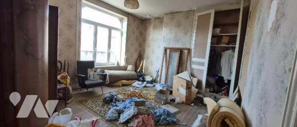 En plein centre de St Martin Boulogne, venez découvrir cette maison de ville de 111m2 édifiée s...
