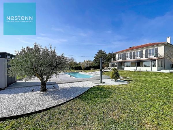 Maison rénovée 193m² à vendre, 5 chambres, piscine et jardin, 8 minutes de Villefranche de Lauragais