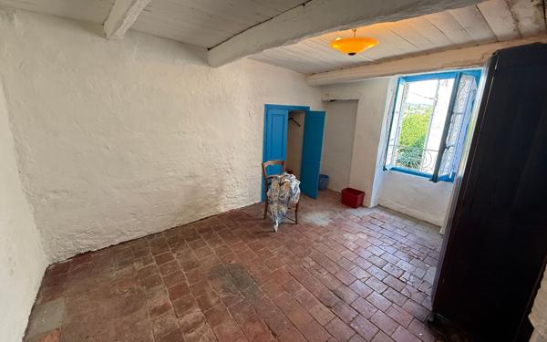 Maison à vendre    3 pièces •  Villeneuve-de-Berg