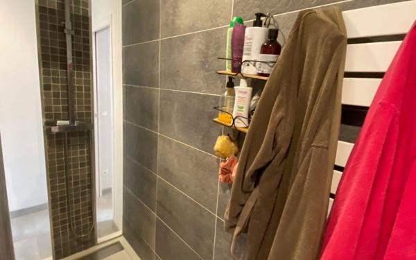 Maison à vendre    6 pièces •  Épône