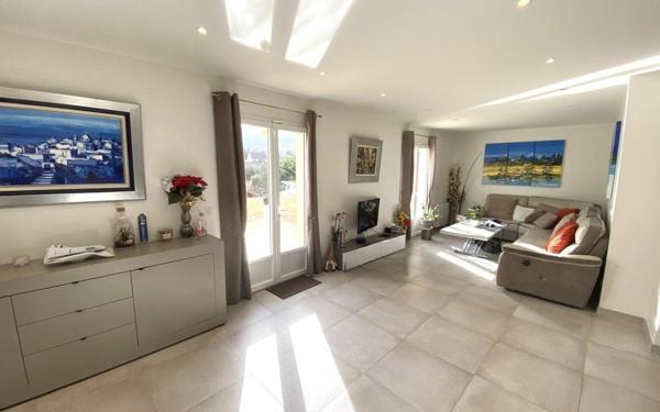 Maison à vendre    6 pièces •  Épône