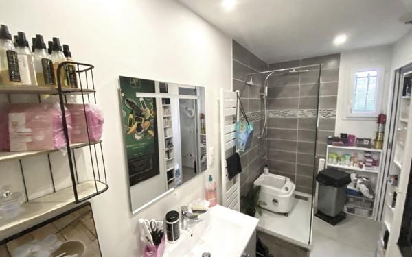 Maison à vendre    6 pièces •  Épône