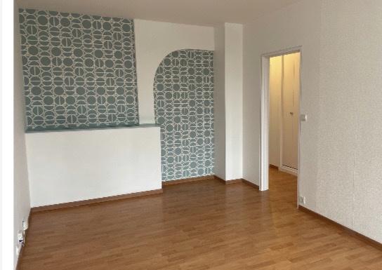 Appartement
         3 pièces
        - 63 m² 57 000 € *