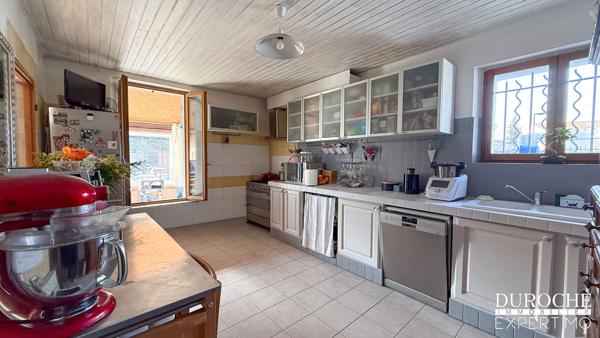 Orange, quartier Résidentiel Maison de 147m2 + appartement indépendant de 33m2 sur parcelle de 557m2