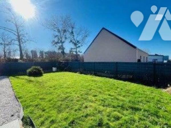 Maison de 2017 dans une impasse au calme, à proximité immédiate des commerces et des plages.
S...