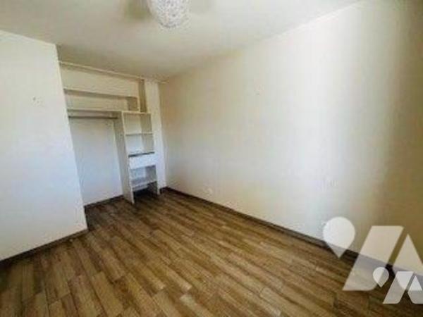 Maison de 2017 dans une impasse au calme, à proximité immédiate des commerces et des plages.
S...