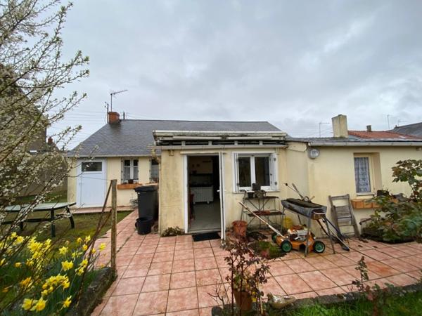 THOUARS (79) Maison à rénover de plain pied -70m2-2 chambres-grand jardin clos avec puits