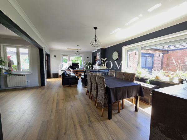 Maison
                                                                                                                                                                                                                                                                                                                        6 pièce(s)                                                                                                                                                                                                          3 chambre(s)                                                                                                                                                                                                          180  m²
