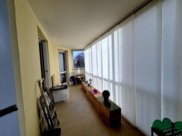 Appartement à vendre 4 pièces avec loggia fermée, cave et parking en sous sol ASNIERES SUR SEINE (92)