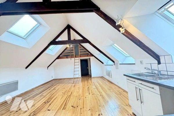 A vendre Ensemble immobilier Moëlan-sur-Mer (29)

Situé au calme, au coeur du bourg, cet ense...