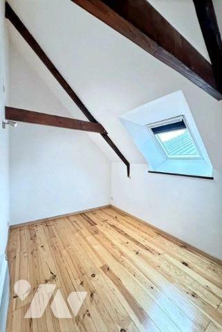 A vendre Ensemble immobilier Moëlan-sur-Mer (29)

Situé au calme, au coeur du bourg, cet ense...