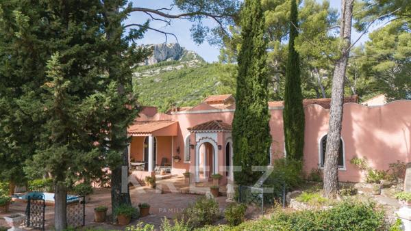 Propriété à rénover Vue Dégagée Mer - Piscine - Tennis