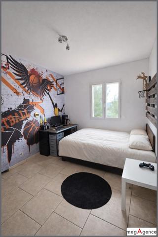 Maison à BORMES-LES-MIMOSAS, 83230 - 5 pièces 145m²