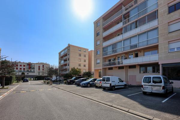 La Ciotat – 3 chambres, balcon et parking – 76 m², fort potentiel