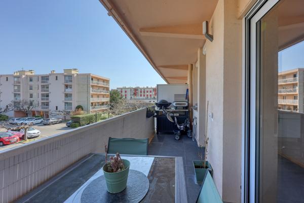 La Ciotat – 3 chambres, balcon et parking – 76 m², fort potentiel