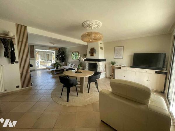 Grande maison familiale 7 chambres sous-sol total piscine chauffée et jardin clos