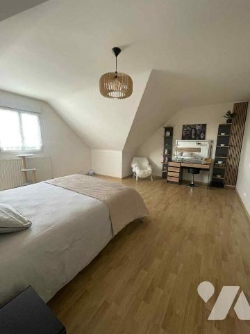 Grande maison familiale 7 chambres sous-sol total piscine chauffée et jardin clos