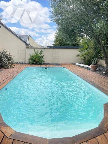 Grande maison familiale 7 chambres sous-sol total piscine chauffée et jardin clos