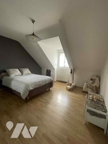 Grande maison familiale 7 chambres sous-sol total piscine chauffée et jardin clos