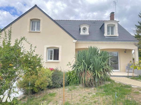 Grande maison familiale 7 chambres sous-sol total piscine chauffée et jardin clos