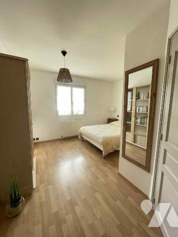 Grande maison familiale 7 chambres sous-sol total piscine chauffée et jardin clos