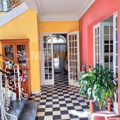 Maison proche centre ville grands espaces et piscine chauffée