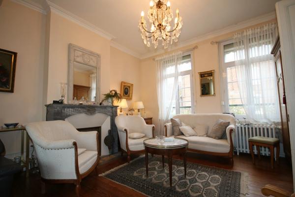 🏡 **Maison de caractère en centre-ville de Oisemont – 5 chambres – Terrain de 1 066 m²**