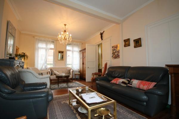 🏡 **Maison de caractère en centre-ville de Oisemont – 5 chambres – Terrain de 1 066 m²**