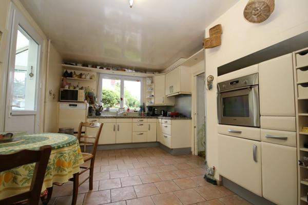 🏡 **Maison de caractère en centre-ville de Oisemont – 5 chambres – Terrain de 1 066 m²**