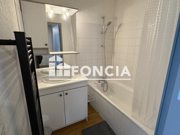 Location Appartement meublé 2 pièces 40.48 m² - 50 AVENUE DES LILAS Pau 64000