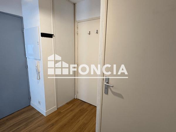 Location Appartement meublé 2 pièces 40.48 m² - 50 AVENUE DES LILAS Pau 64000