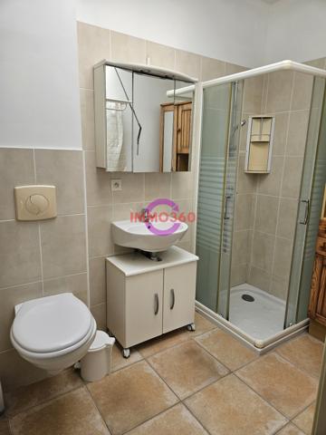 À Areines, Studio meublé de 24m² à louer