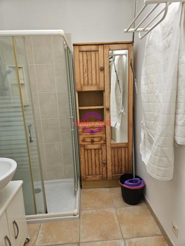 À Areines, Studio meublé de 24m² à louer