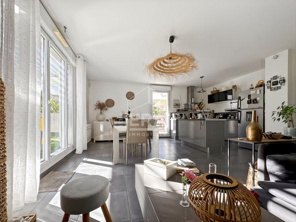 À vendre, T4 88m², Dernier étage, Terrasse 60m², Marseille 13013