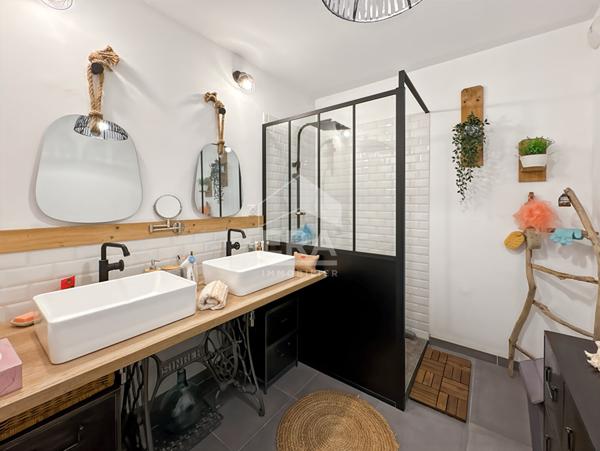 À vendre, T4 88m², Dernier étage, Terrasse 60m², Marseille 13013