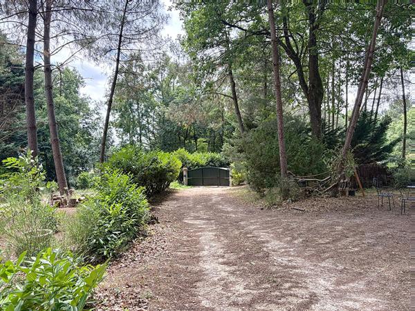En pleine nature maison familiale sur terrain arboré, Brain sur Allonnes