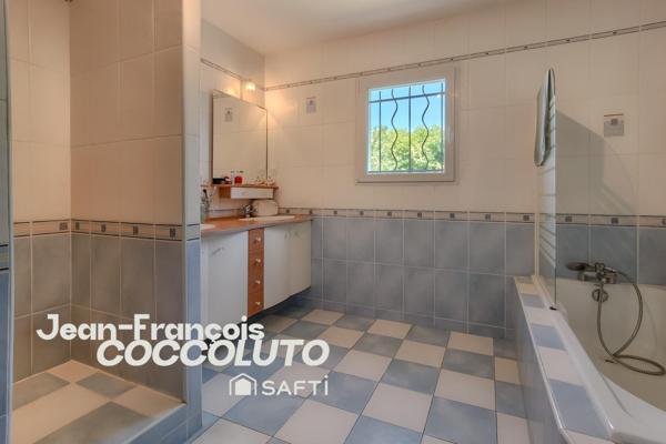 Contemporaine 4 chambres, environnement reposant