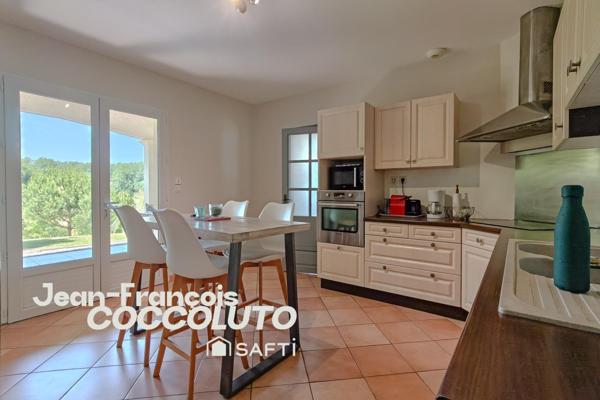 Contemporaine 4 chambres, environnement reposant