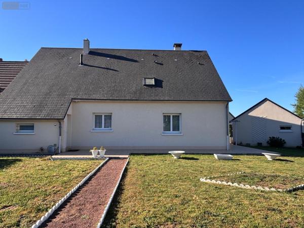 Maison individuelle à vendre à Changé dans la Sarthe (72560), ref : LMY/LE