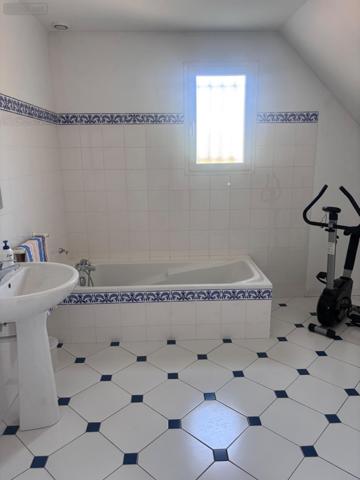 Maison individuelle à vendre à Changé dans la Sarthe (72560), ref : LMY/LE